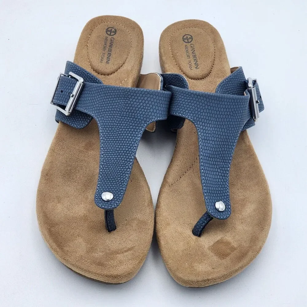 Giani Bernini Rivver Memory Foam Buckle Thong Comfort Sandals Blue Croc Size 7.5